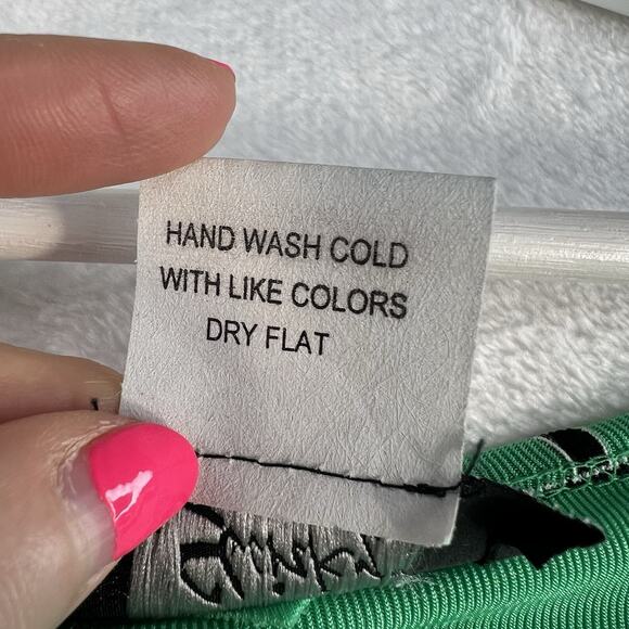 Slinky Brand Plus 1X Tunic Top Asymmetric Geometric Print V-Neck Lagenlook Green - Picture 7 of 13